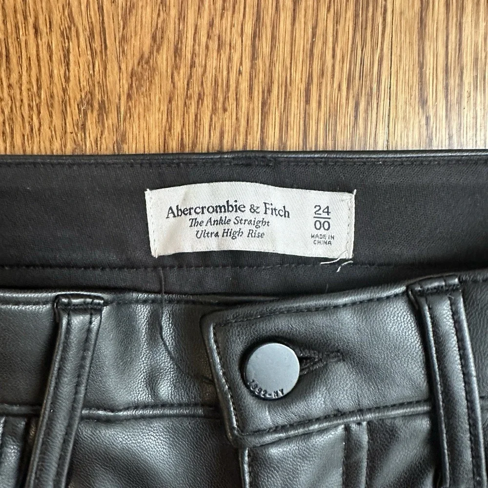 Abercrombie & Fitch Vegan Leather Ankle Straight Ultra High Rise‎ Pants Black 24 - Picture 2 of 3